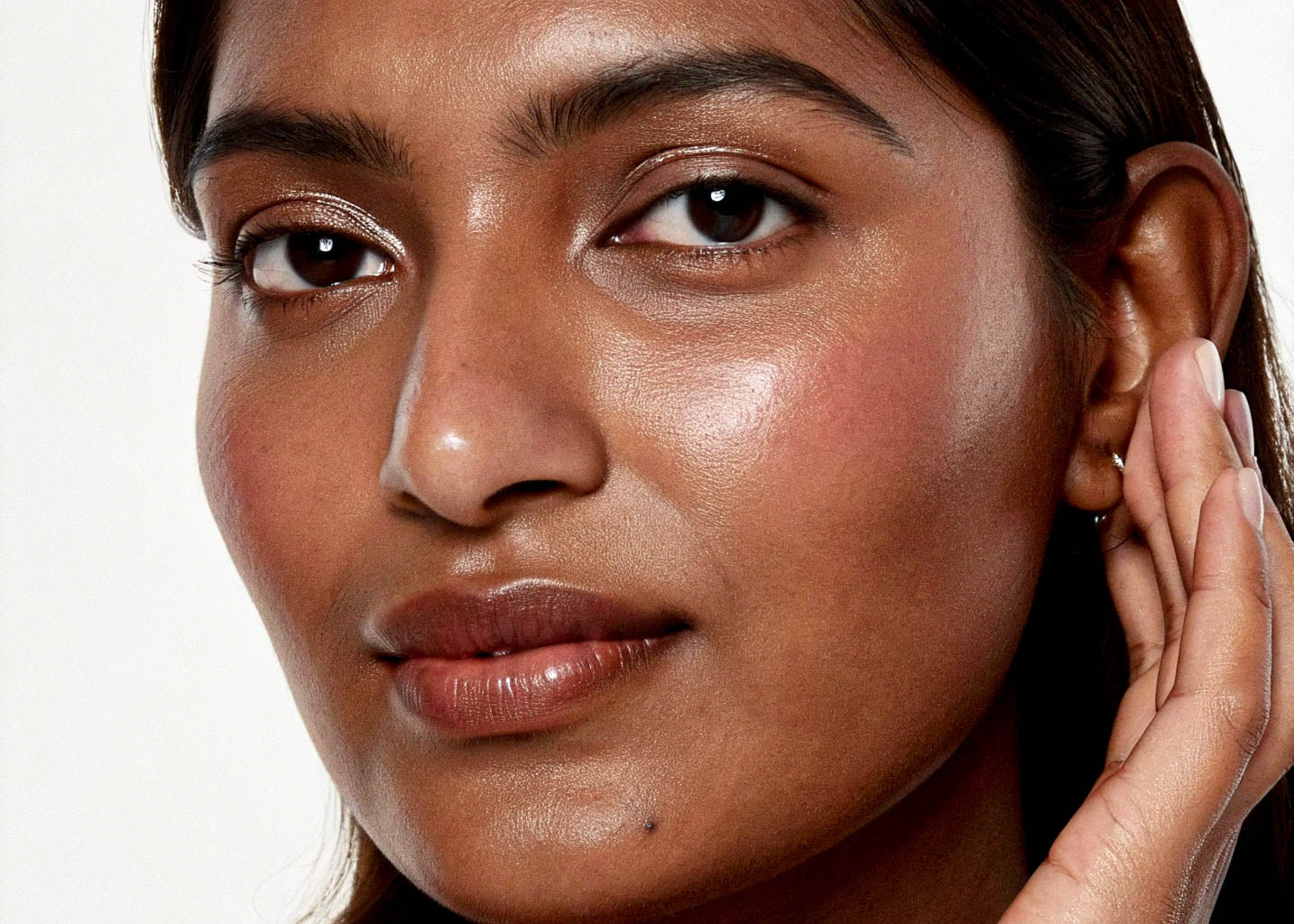 Close-up of a woman's face with a neutral background. Best skincare serum
2. Vitamin C serum
3. Face serum for glowing skin
4. Anti-aging serum
5. Hydrating face serum
6. Vegan cruelty-free skincare serum
7. Natural anti-aging face serum
8. Serum for acne-prone skin
9. Collagen boosting serum
10. Buy face serum online