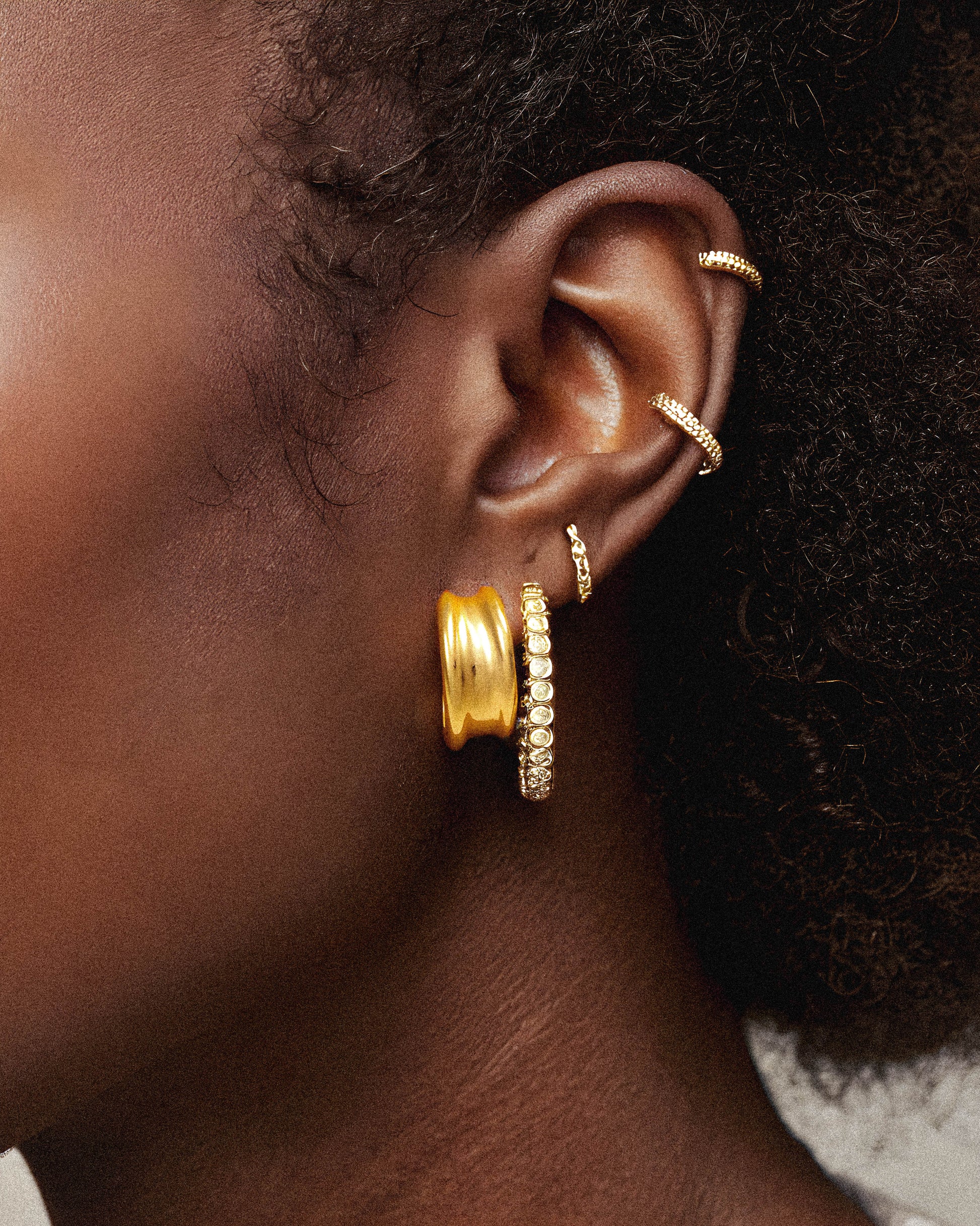 Dawn Earrings showcase a refined design that captures the subtle beauty of early morning light. Crafted with precision, these earrings offer a sophisticated accessory suitable for both professional and elegant occasions. Their balanced form enhances any outfit with understated elegance, making them a versatile addition to your jewelry collection.

1.	18k gold plated jewelry
	2.	gold plated stainless steel jewelry
	3.	tarnish free gold jewelry
	4.	waterproof gold jewelry
	5.	affordable gold jewelry
	6.	non-t