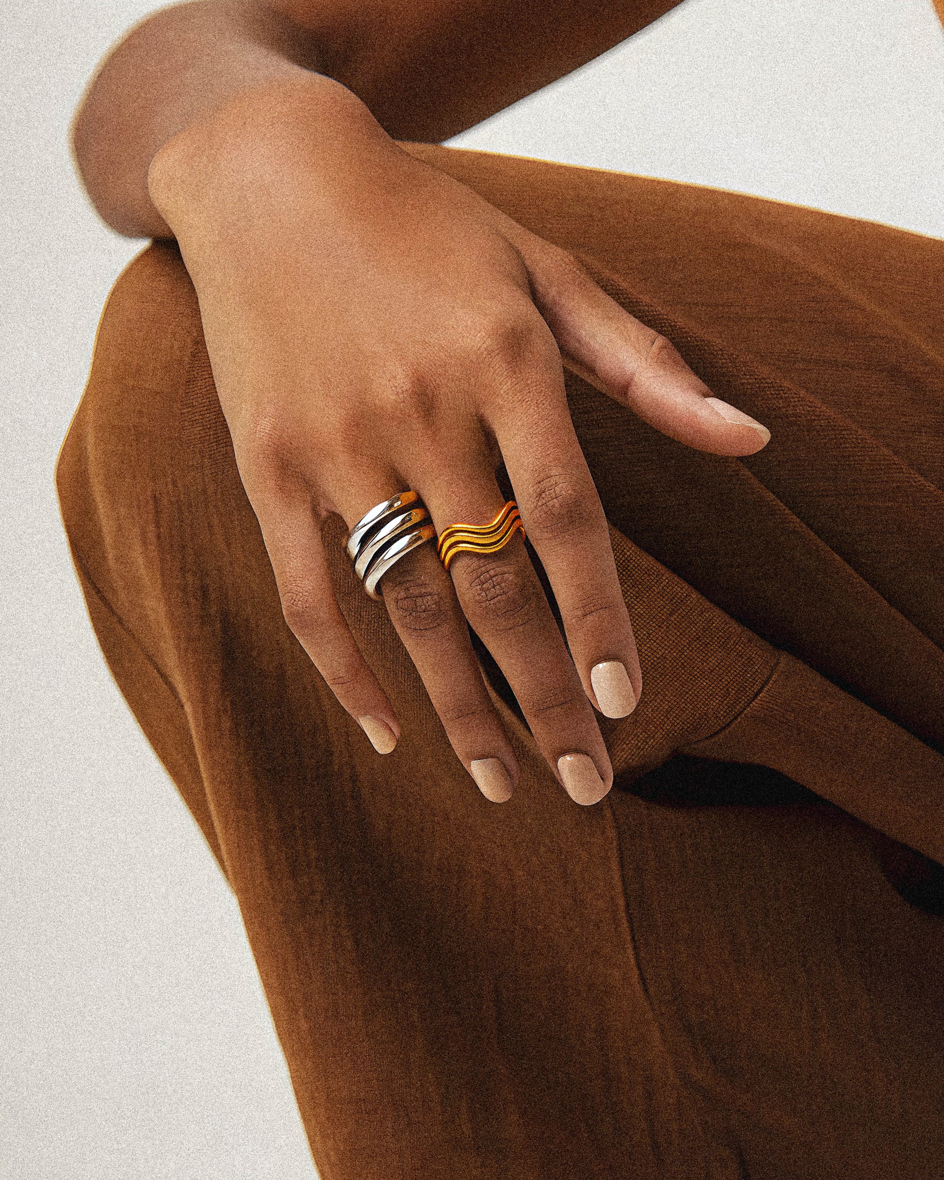 The Seravyn Ring is where elegance meets strength. With its fluid curves and radiant finish, this minimalist ring is designed to reflect inner confidence and effortless style.&nbsp;Perfect as a statement piece or a meaningful gift, Seravyn is more than jewelry, and it’s a symbol of presence and power. Crafted for those who let their light speak for them.