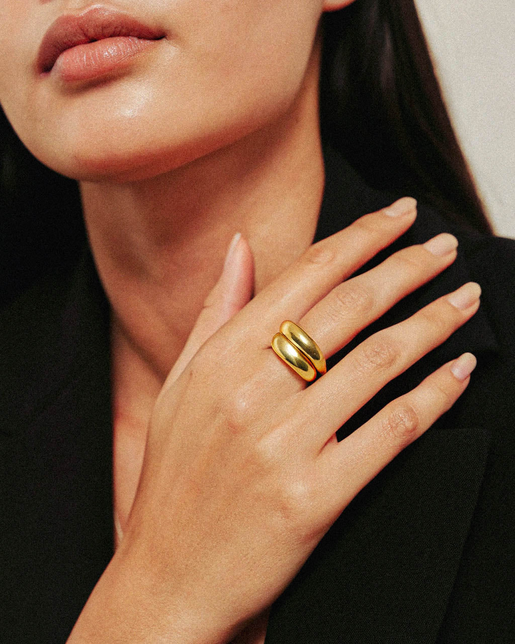 The Dusk Ring features a bold double solid band design that exudes confidence and modern sophistication. Its substantial presence makes it a standout accessory, perfect for those who appreciate fashion-forward jewelry with a strong statement. Crafted to complement both casual and formal styles, this ring elevates your look with effortless elegance.
