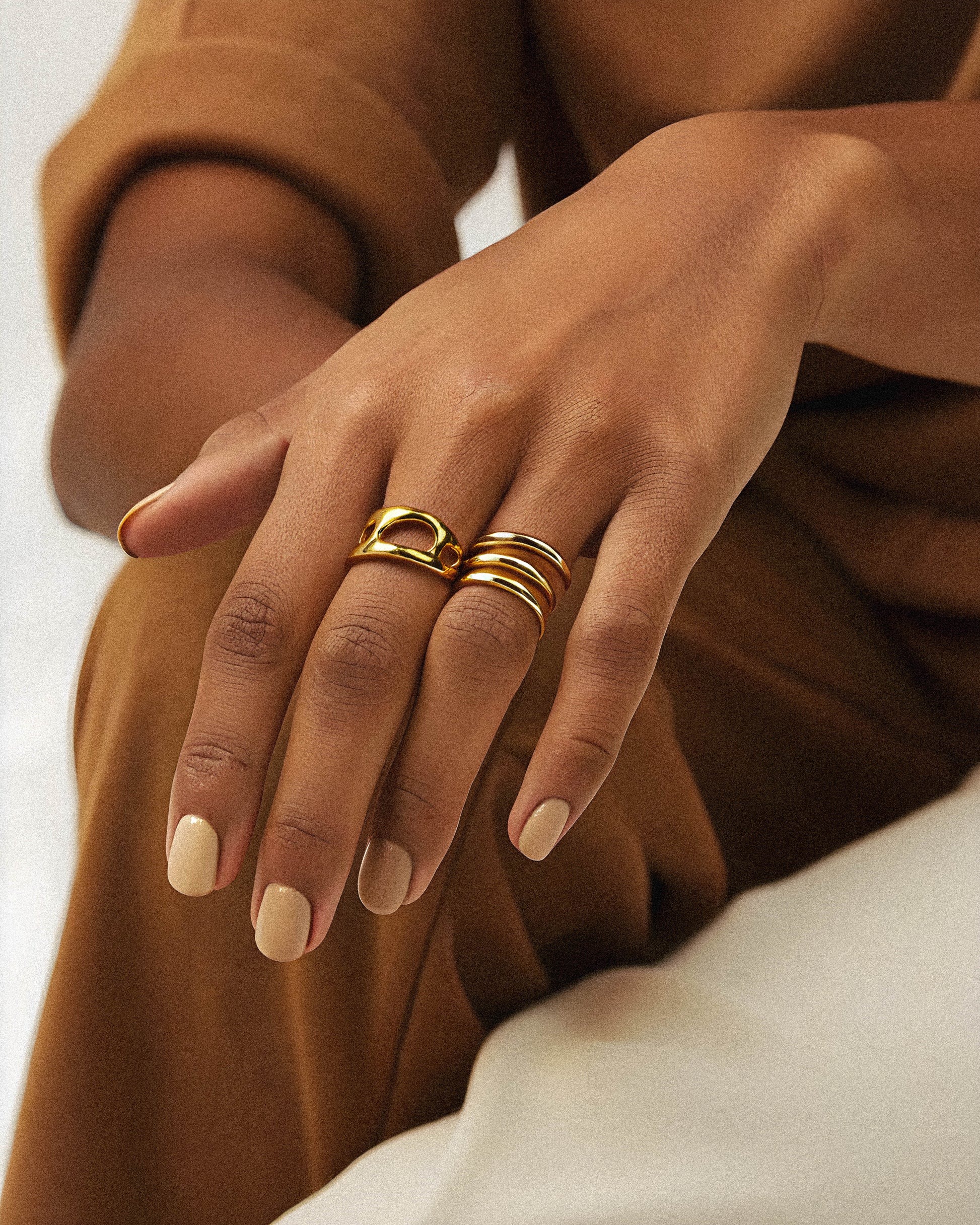 The Thessara Ring 18k Gold